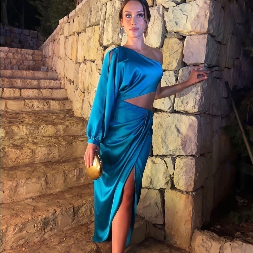 Zara Asymmetrical Blue Dress - Picture 4 of 9